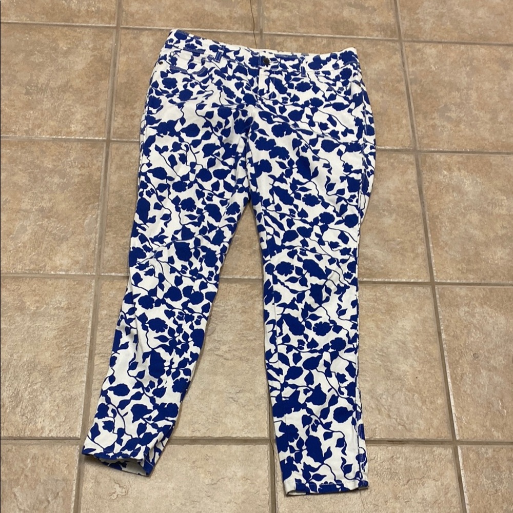 Dana Buchman Floral Blue and White Pants